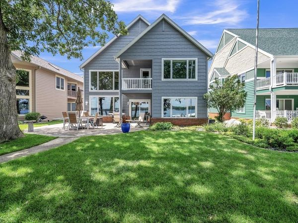 15532 Landings Avenue , Spirit Lake, IA 51360