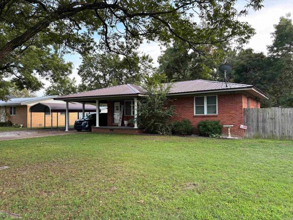 313 NW Edgar, Hoxie, AR 72433