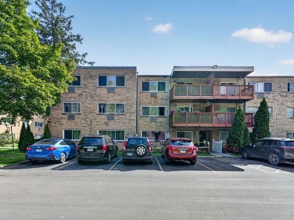 762 Dempster Street, Unit D212, Mount Prospect, IL 60056