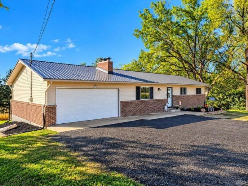 4441 S Pitchin Road, Springfield, OH 45502 Photo 4