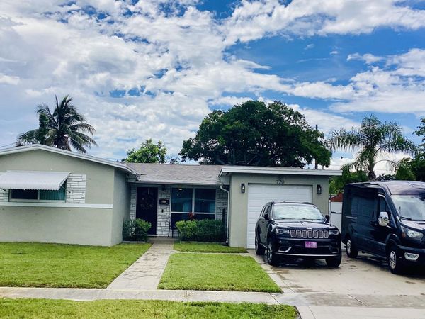 720 SW 69TH Avenue, Pembroke Pines, FL 33023