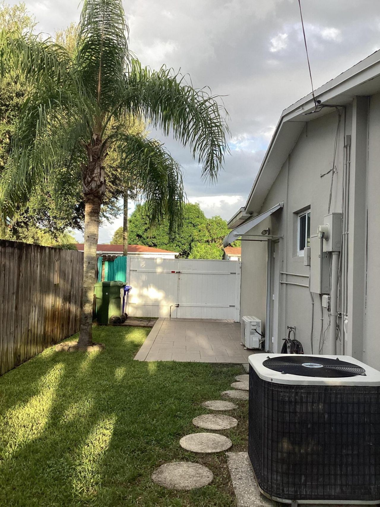 720 SW 69th Avenue, Pembroke Pines, FL 33023 Photo