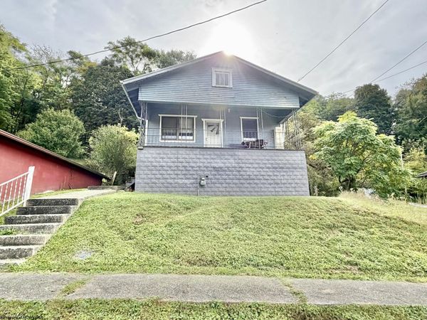 212 Bennett Avenue, Weston, WV 26452