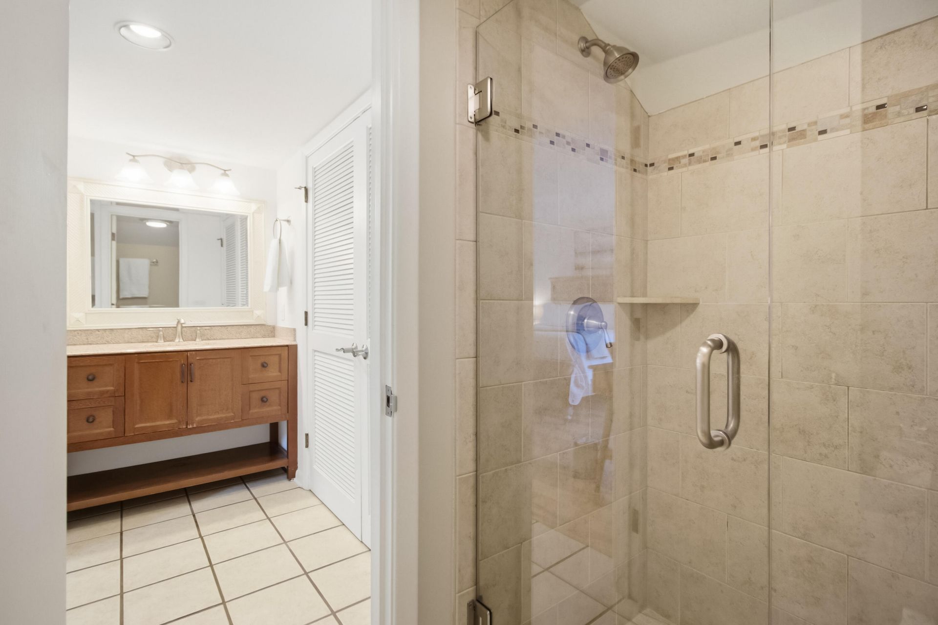 768 Spinnaker Court Photo 23