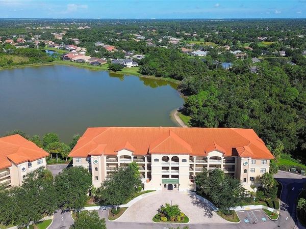 7612 LAKE VISTA COURT , Unit 203, LAKEWOOD RANCH, FL 34202