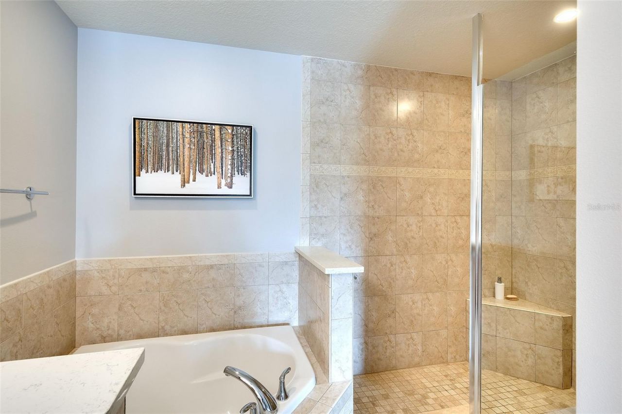 7612 Lake Vista Court, Unit 203, Lakewood Ranch, FL 34202 Photo