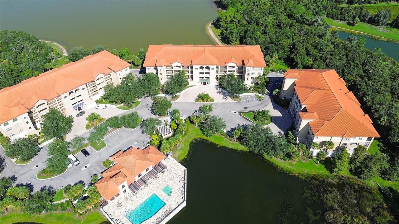 7612 Lake Vista Court, Unit 203, Lakewood Ranch, FL 34202 Photo