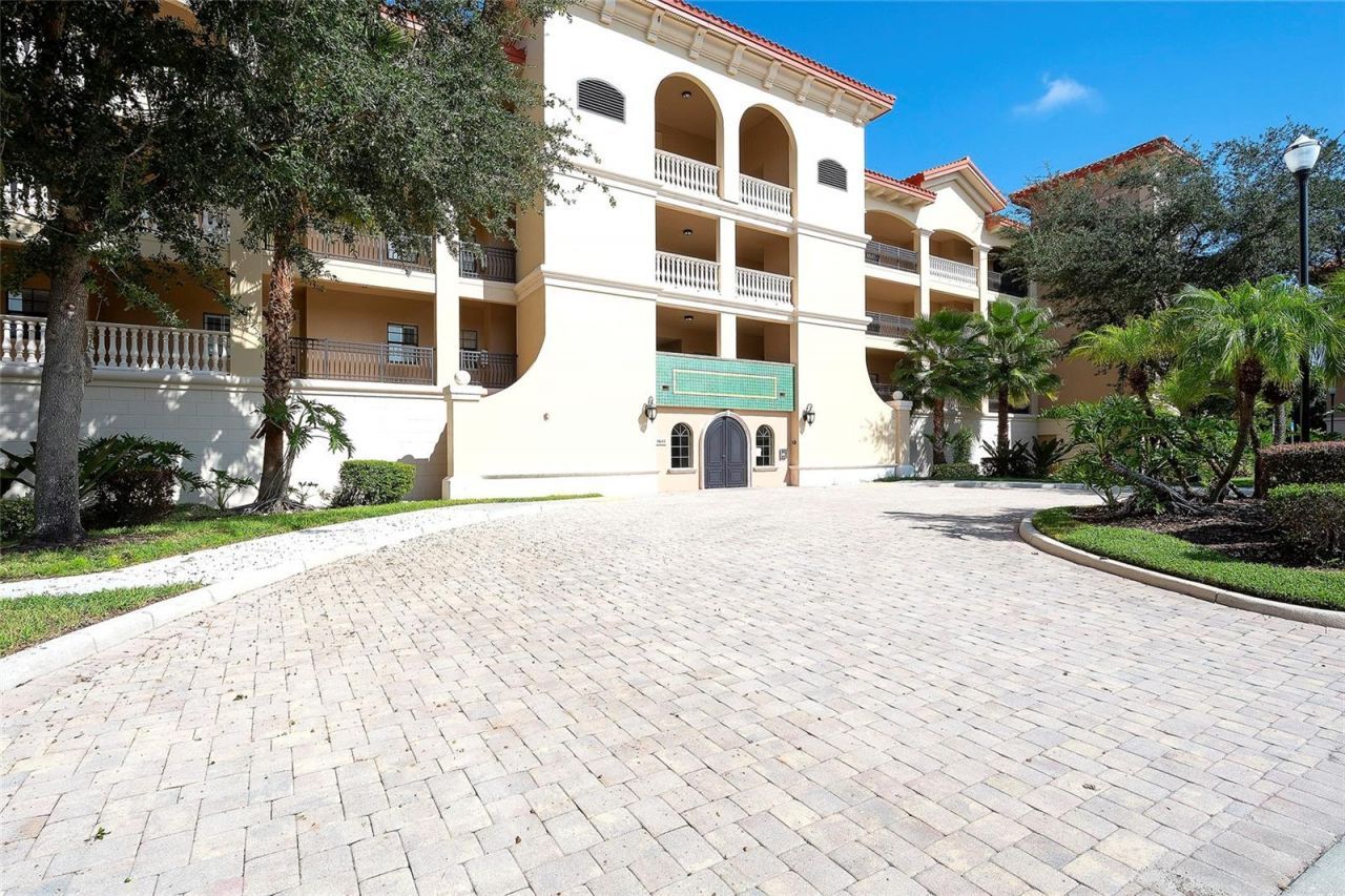 7612 Lake Vista Court, Unit 203, Lakewood Ranch, FL 34202 Photo