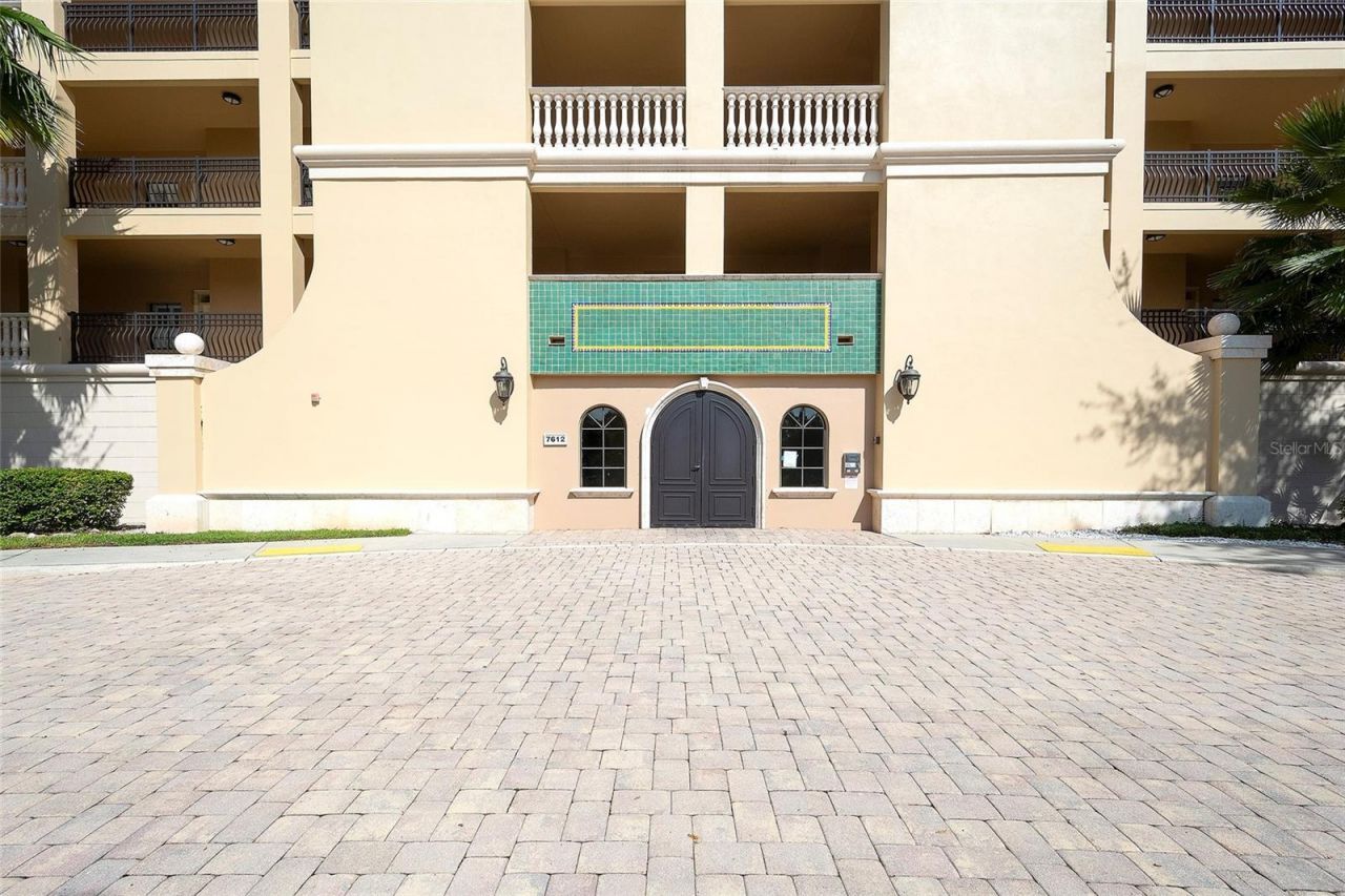 7612 Lake Vista Court, Unit 203, Lakewood Ranch, FL 34202 Photo