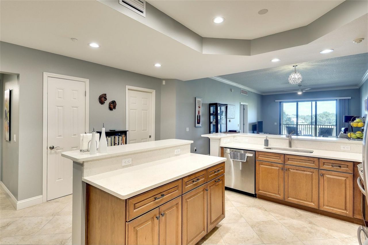 7612 Lake Vista Court, Unit 203, Lakewood Ranch, FL 34202 Photo
