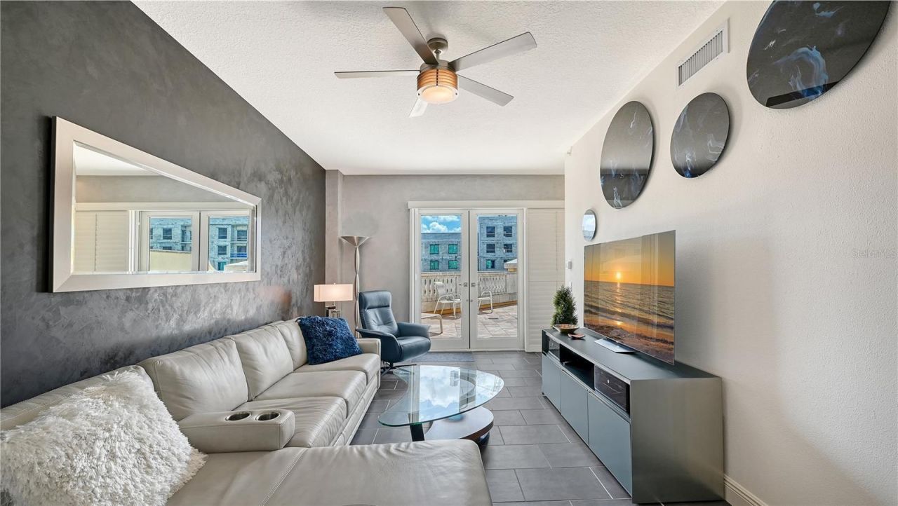800 N Tamiami Trail , Unit 321, Sarasota, FL 34236 Photo