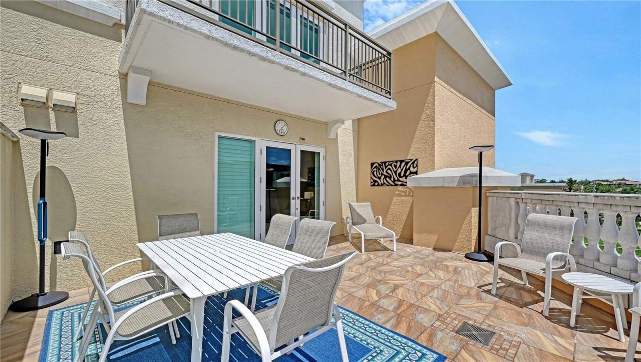 800 N Tamiami Trail , Unit 321, Sarasota, FL 34236 Photo