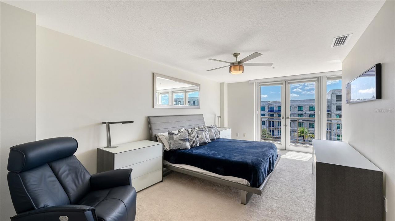 800 N Tamiami Trail , Unit 321, Sarasota, FL 34236 Photo