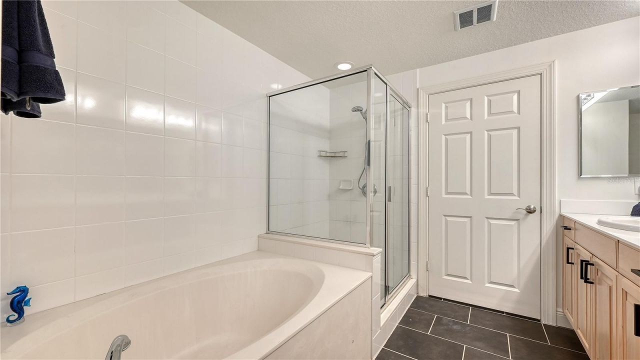 800 N Tamiami Trail , Unit 321, Sarasota, FL 34236 Photo