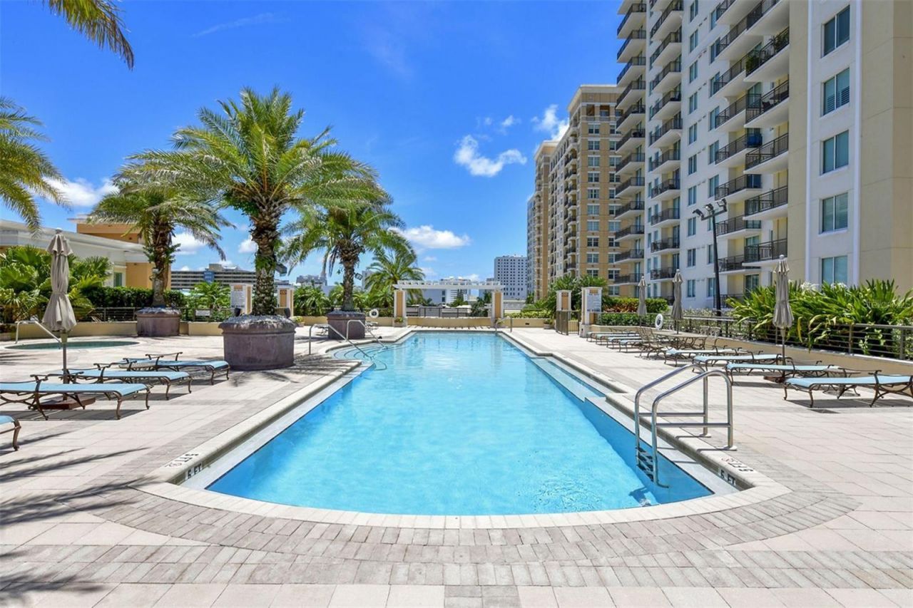 800 N Tamiami Trail , Unit 321, Sarasota, FL 34236 Photo