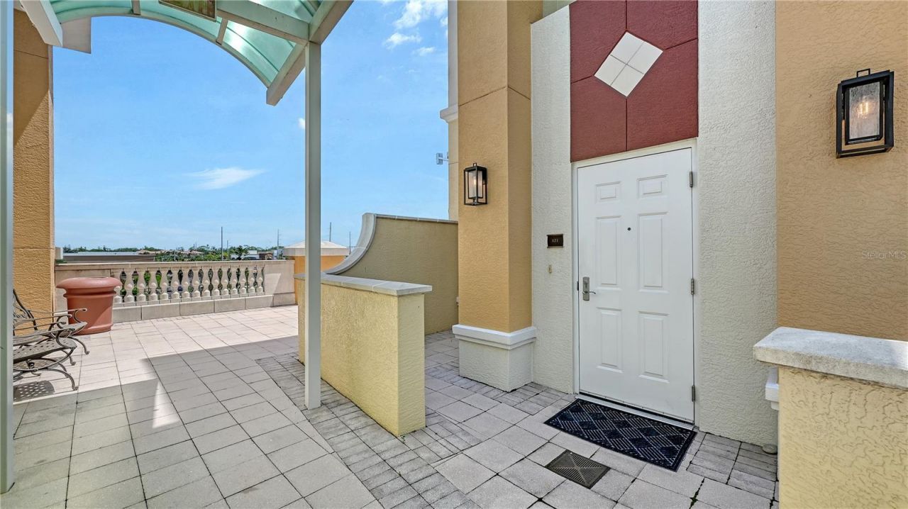 800 N Tamiami Trail , Unit 321, Sarasota, FL 34236 Photo