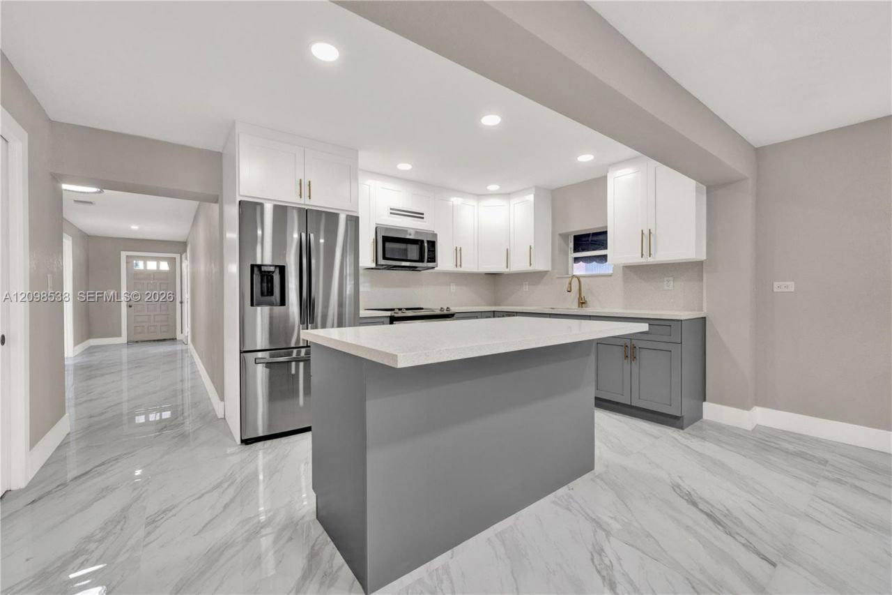 951 W 30th St , Hialeah, FL 33012 Photo