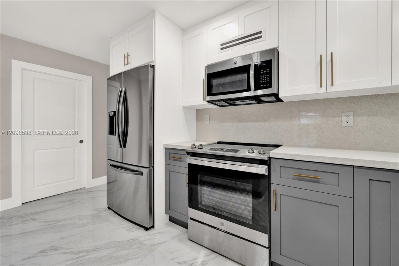 951 W 30th St , Hialeah, FL 33012 Photo