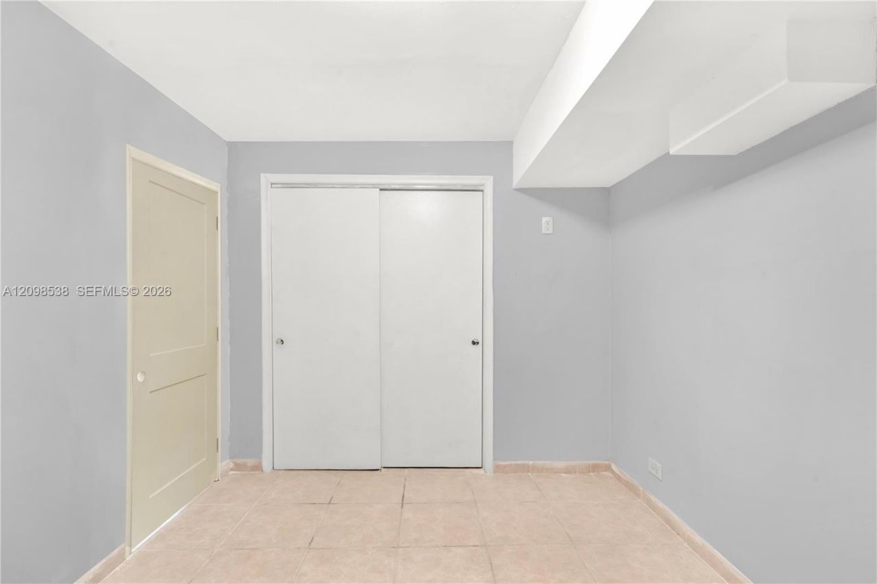 951 W 30th St , Hialeah, FL 33012 Photo
