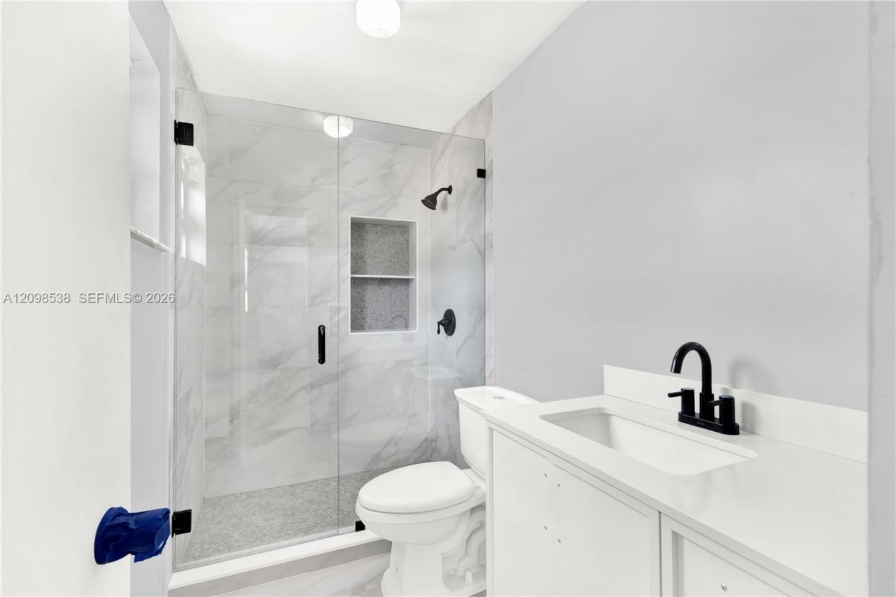 951 W 30th St , Hialeah, FL 33012 Photo