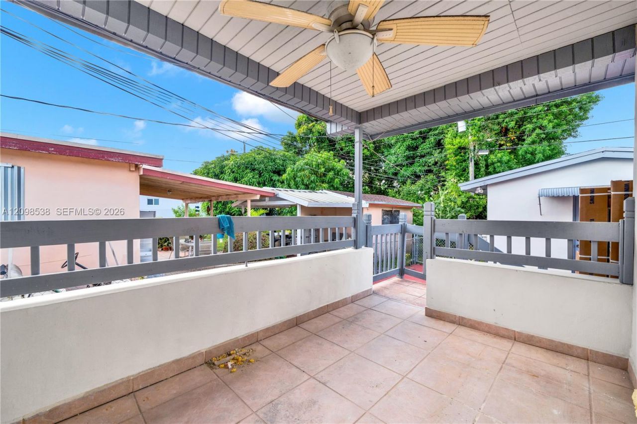 951 W 30th St , Hialeah, FL 33012 Photo