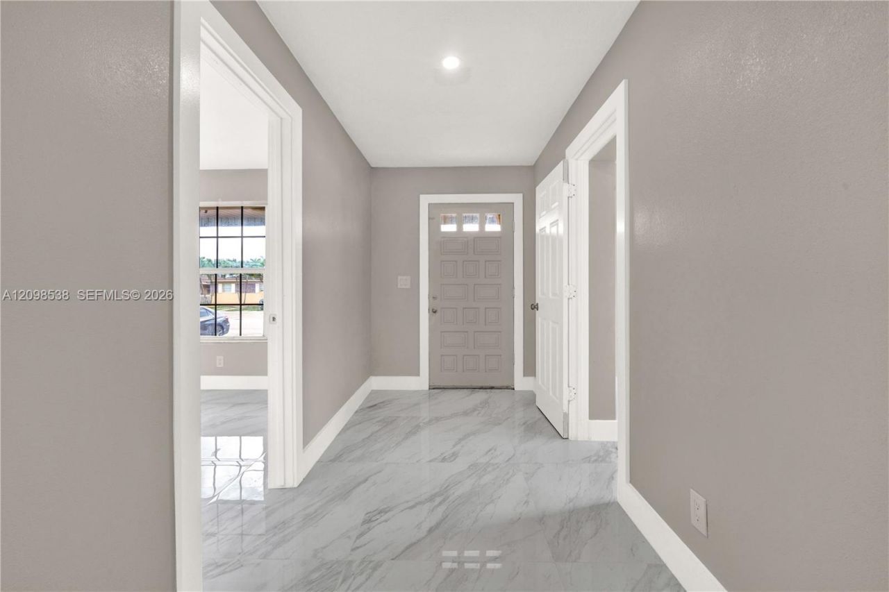 951 W 30th St , Hialeah, FL 33012 Photo