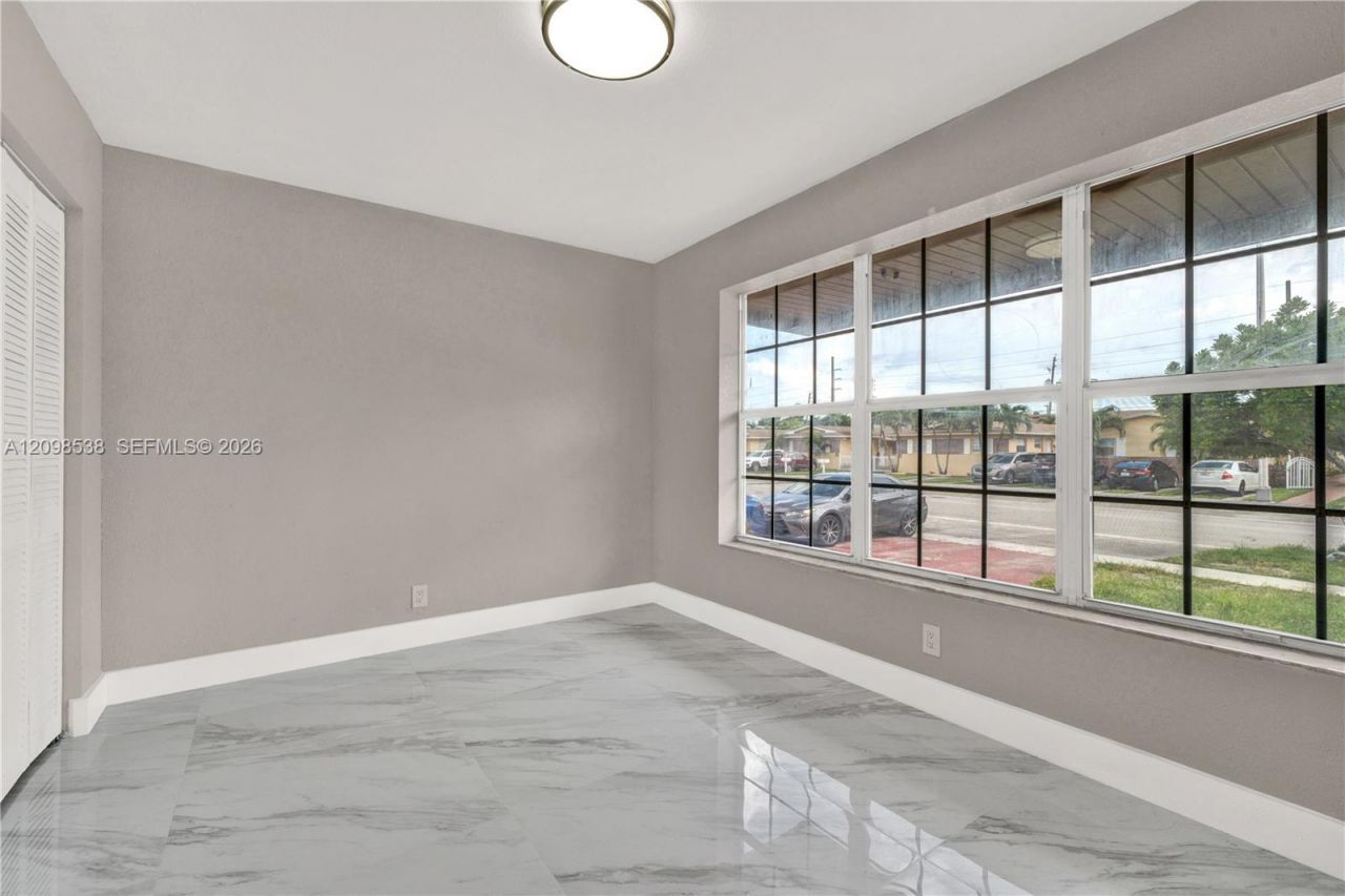951 W 30th St , Hialeah, FL 33012 Photo