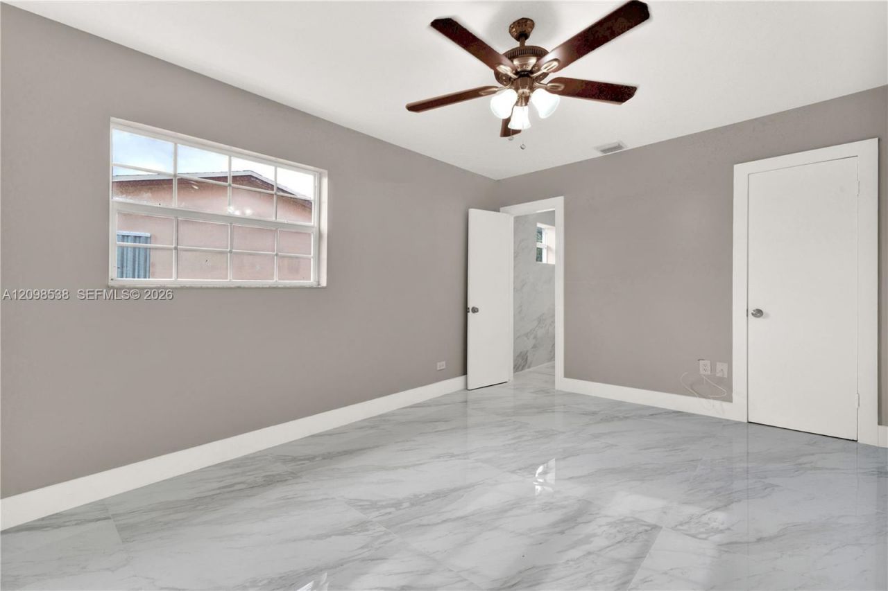 951 W 30th St , Hialeah, FL 33012 Photo