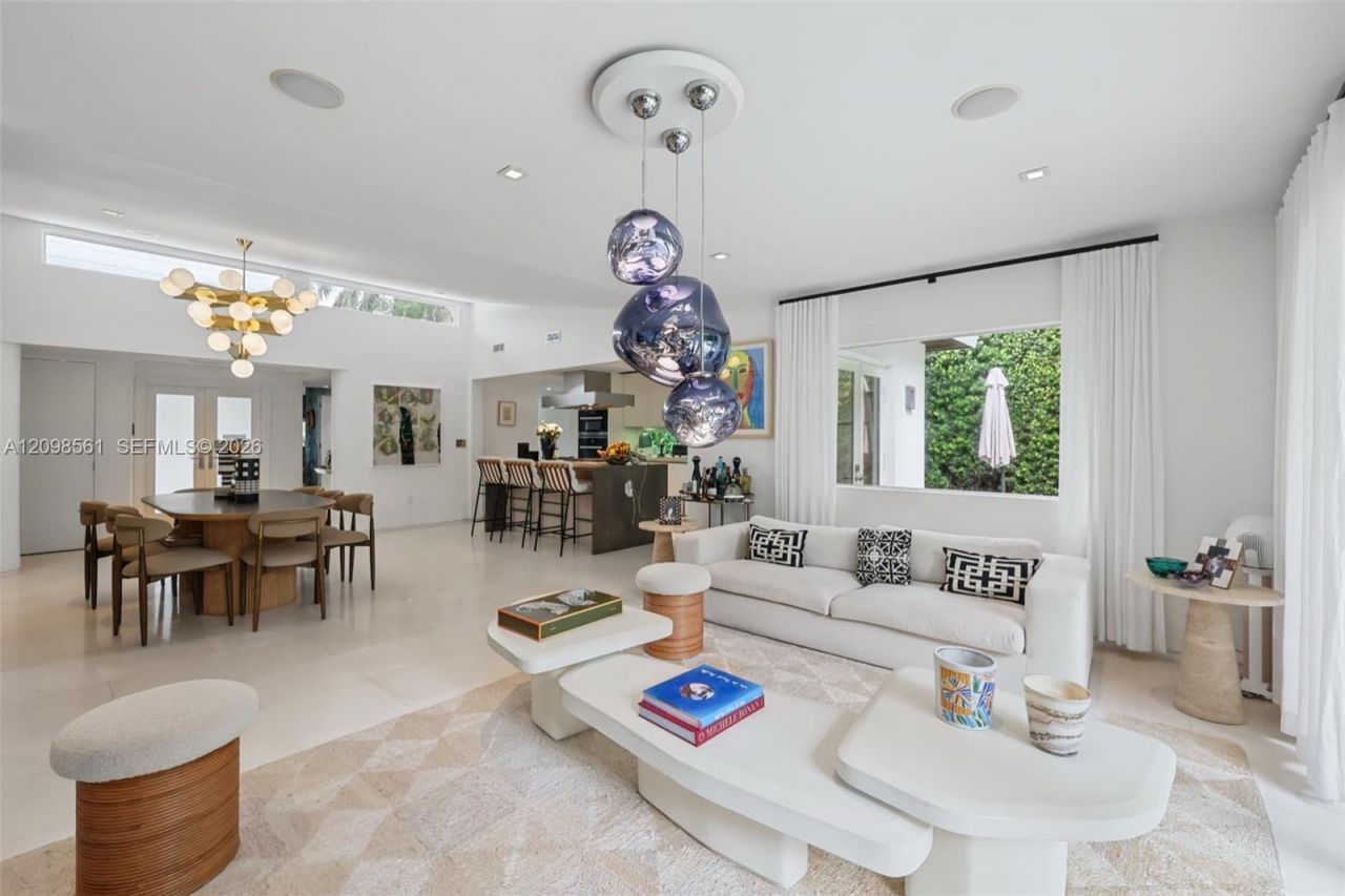 5815 N Bay Rd , Miami Beach, FL 33140 Photo