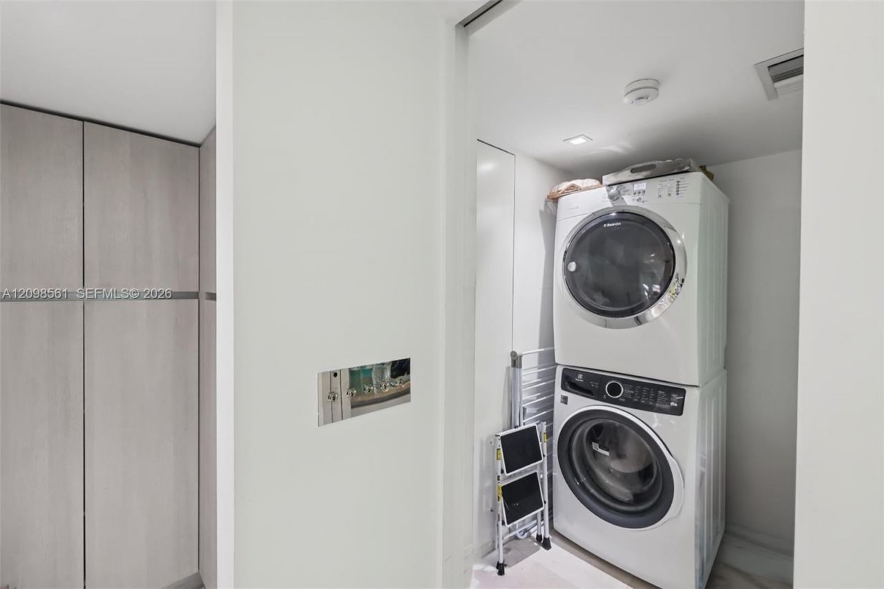 5815 N Bay Rd , Miami Beach, FL 33140 Photo