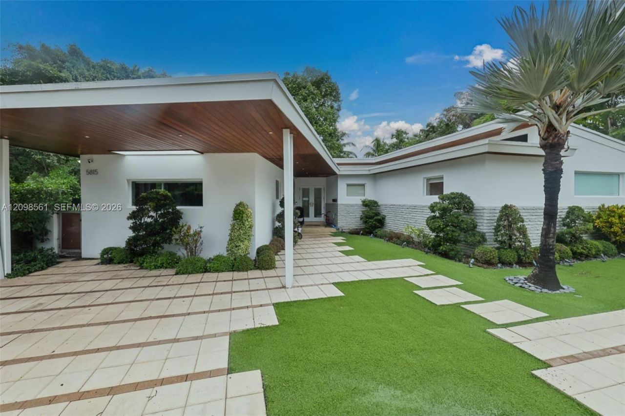 5815 N Bay Rd , Miami Beach, FL 33140 Photo