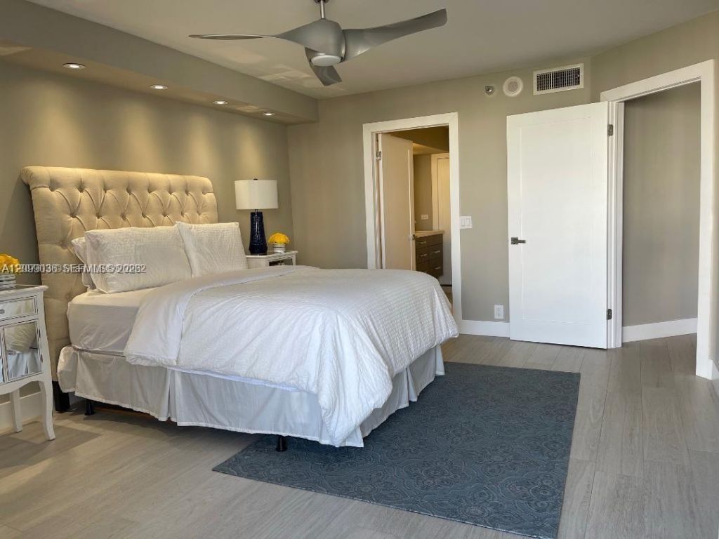 3500 Mystic Pointe Dr, Unit 1507, Aventura, FL 33180 Photo