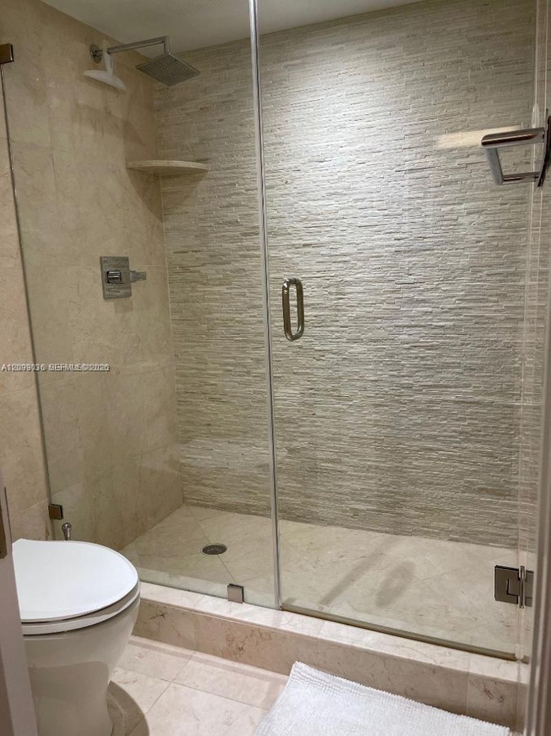 3500 Mystic Pointe Dr, Unit 1507, Aventura, FL 33180 Photo
