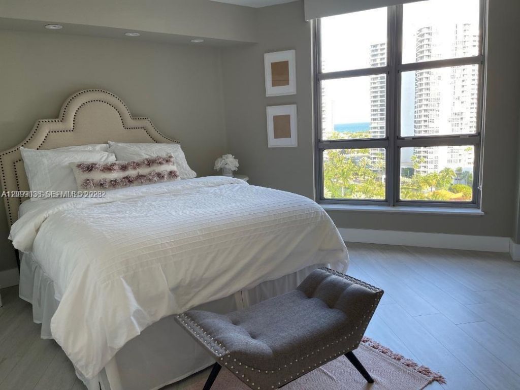 3500 Mystic Pointe Dr, Unit 1507, Aventura, FL 33180 Photo