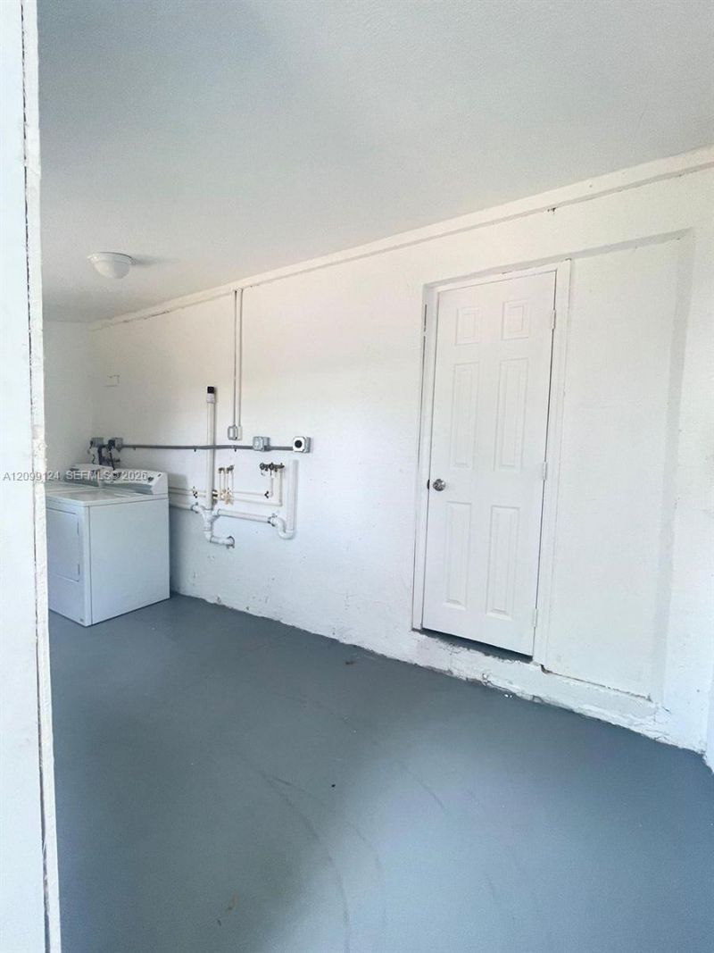 2279 NW 94th St , Unit C, Miami, FL 33147 Photo