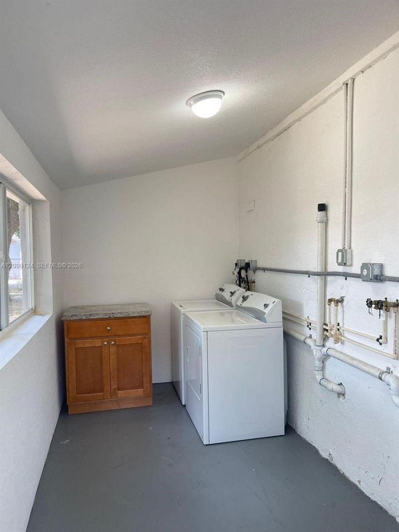 2279 NW 94th St , Unit C, Miami, FL 33147 Photo