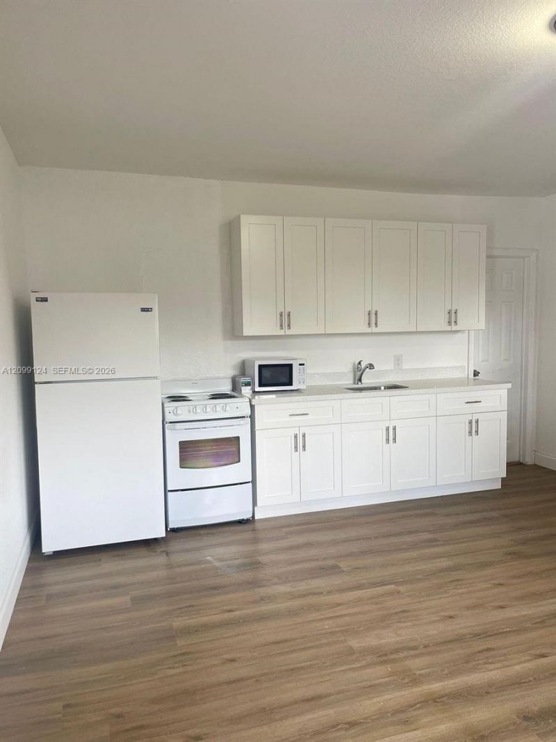 2279 NW 94th St , Unit C, Miami, FL 33147 Photo