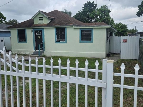 2315 NW 81st St , Miami, FL 33147