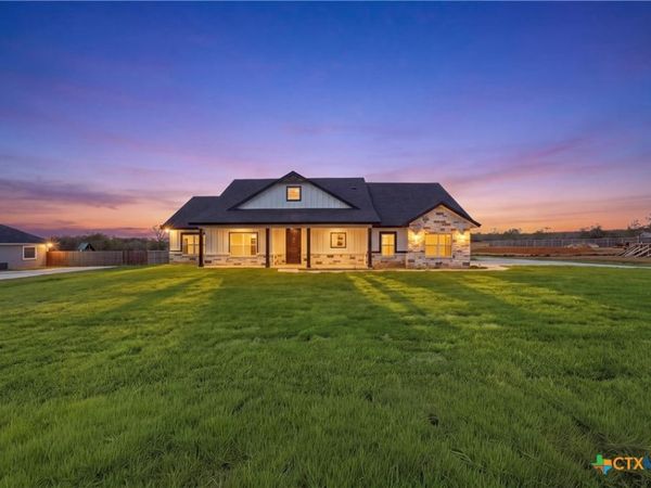152 Creekwood Drive , Gonzales, TX 78629