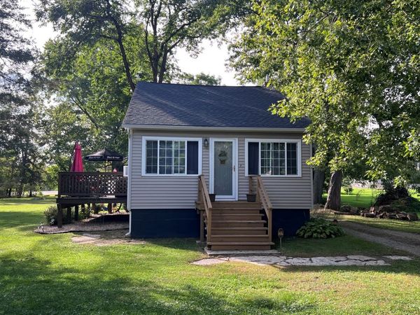 1701 W Low Avenue , McHenry, IL 60050