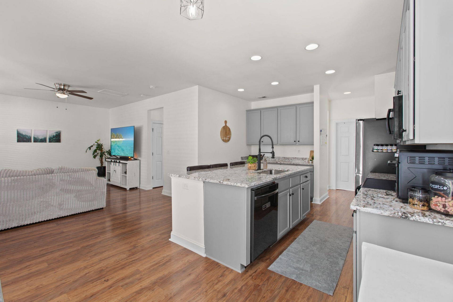 156 Pavilion Street Photo 13