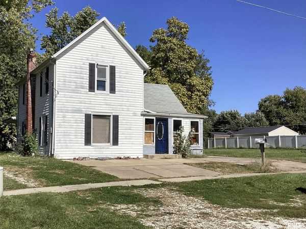 635 W FORT Street, Farmington, IL 61531