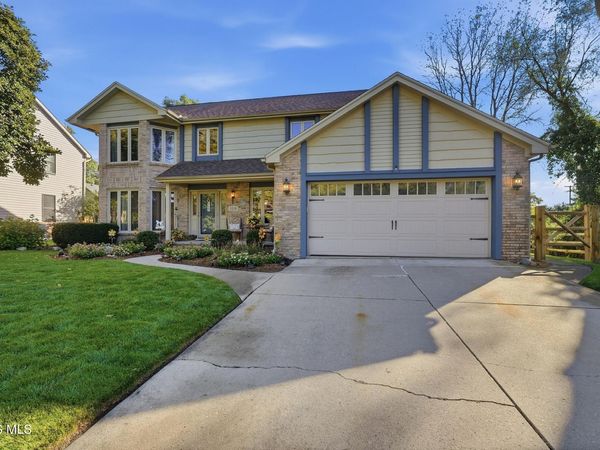 2210 Apsley Boulevard, Toledo, OH 43617
