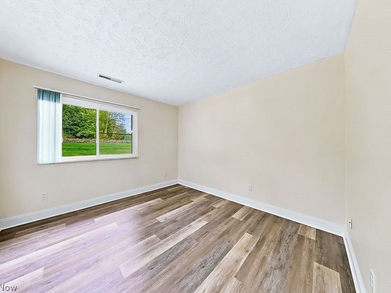 2033 Carlile Drive, Uniontown, OH 44685 Photo 14
