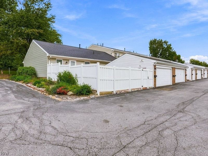 2033 Carlile Drive, Uniontown, OH 44685 Photo 16