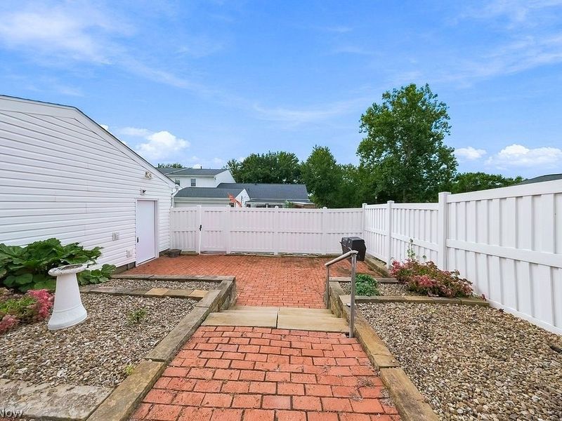 2033 Carlile Drive, Uniontown, OH 44685 Photo 36
