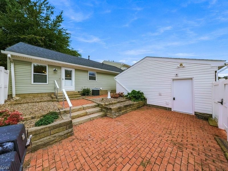 2033 Carlile Drive, Uniontown, OH 44685 Photo 41