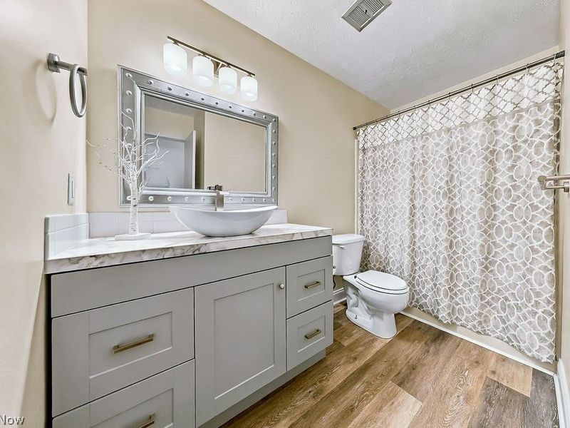 2033 Carlile Drive, Uniontown, OH 44685 Photo 6