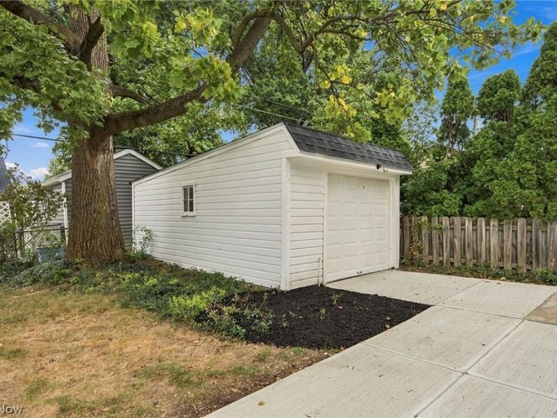 7702 Southington Drive, Parma, OH 44129 Photo 36