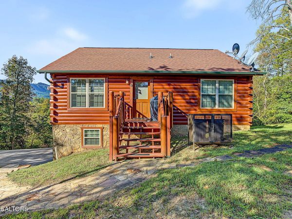 670 Magic Kingdom Lane, Sevierville, TN 37876